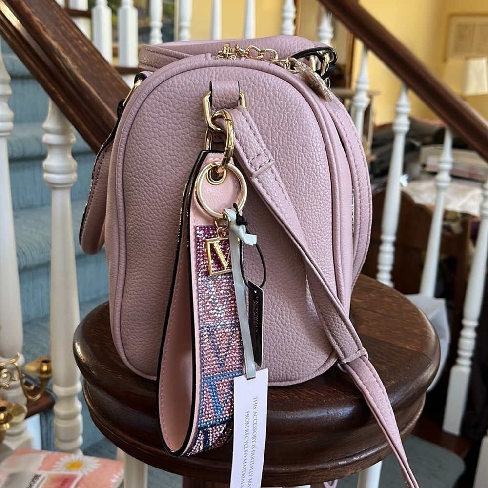 Juicy couture crossbody bag Satchel Vegan leather pink/rhinestone logo NWT - Picture 6 of 12